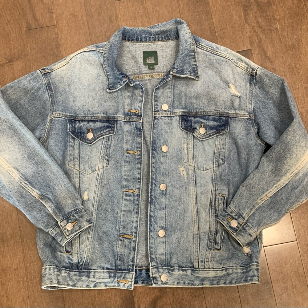 Wild Fable distressed denim jean jacket M medium